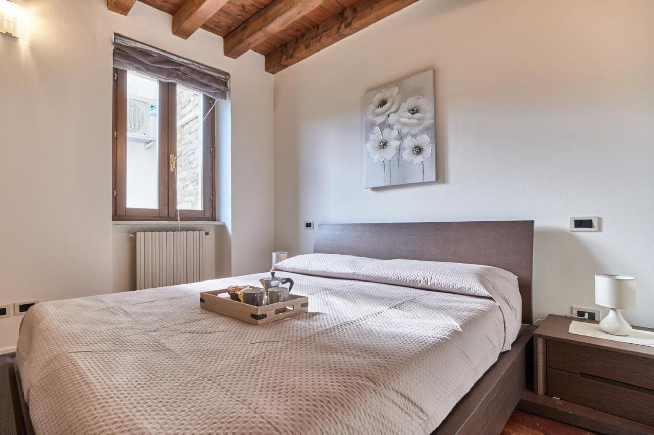 App. Maison Doree Desenzano del Garda Esterno foto