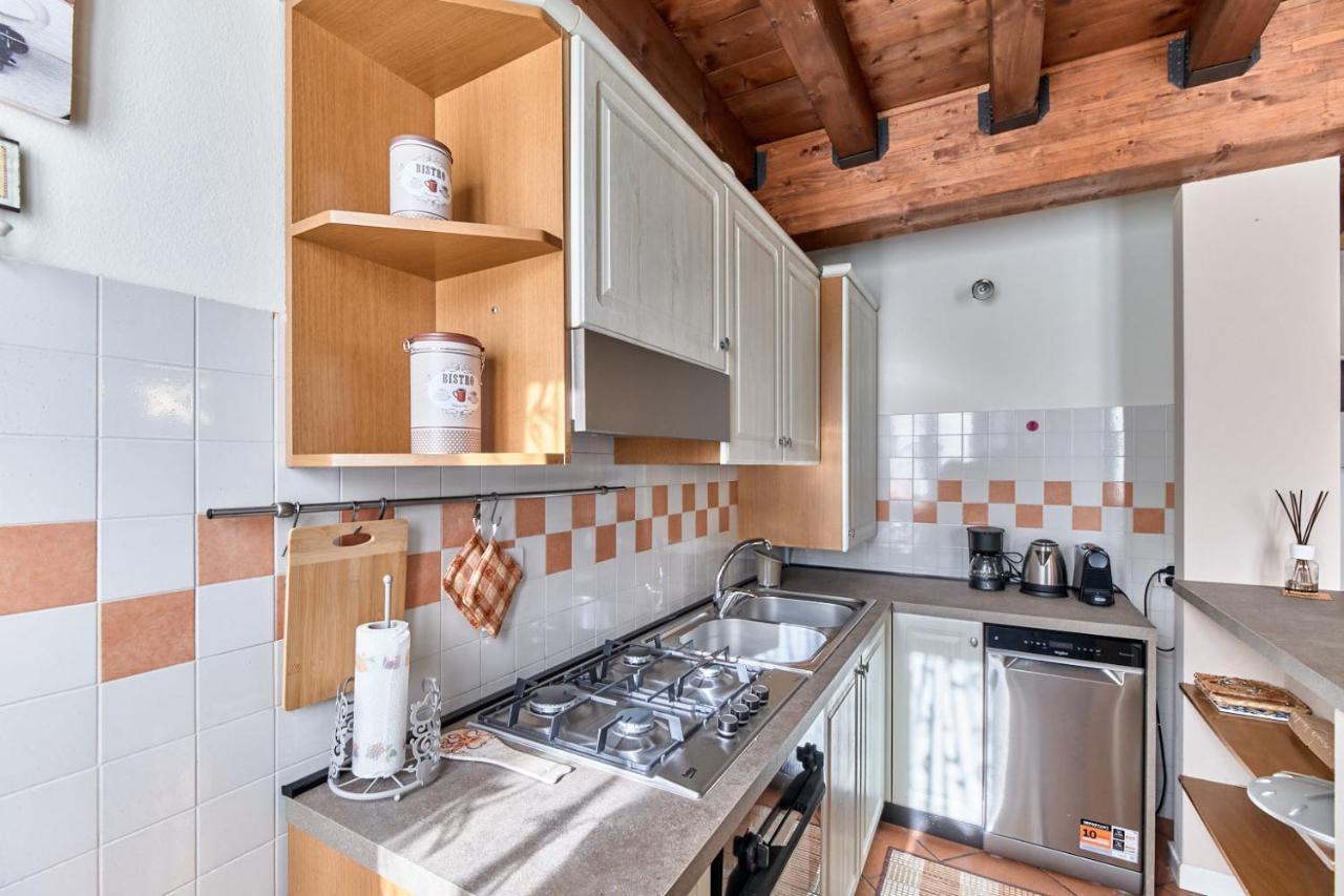 App. Maison Doree Desenzano del Garda Esterno foto